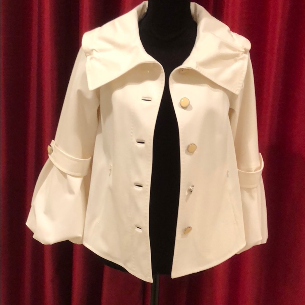 Elie Tahari white spring light jacket